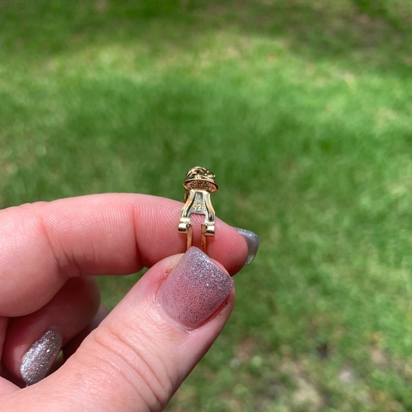 Omega style gold earrings - Picture 5 of 5